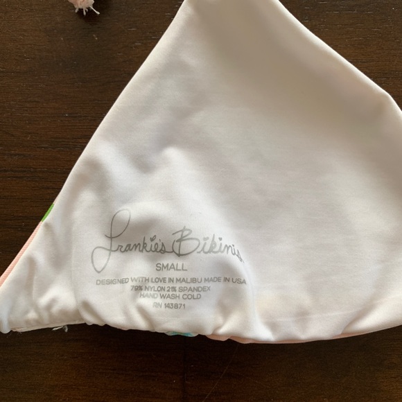 Frankie’s Bikinis SET in pink floral! - Picture 3 of 7